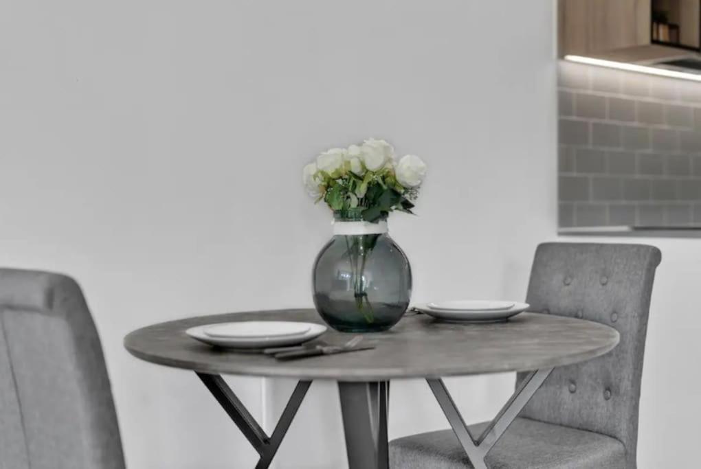 Appartamento Deluxe 1 Bed In Colindale Wembley With Freewifitv Londra Esterno foto