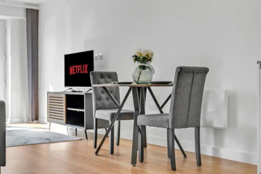 Appartamento Deluxe 1 Bed In Colindale Wembley With Freewifitv Londra Esterno foto