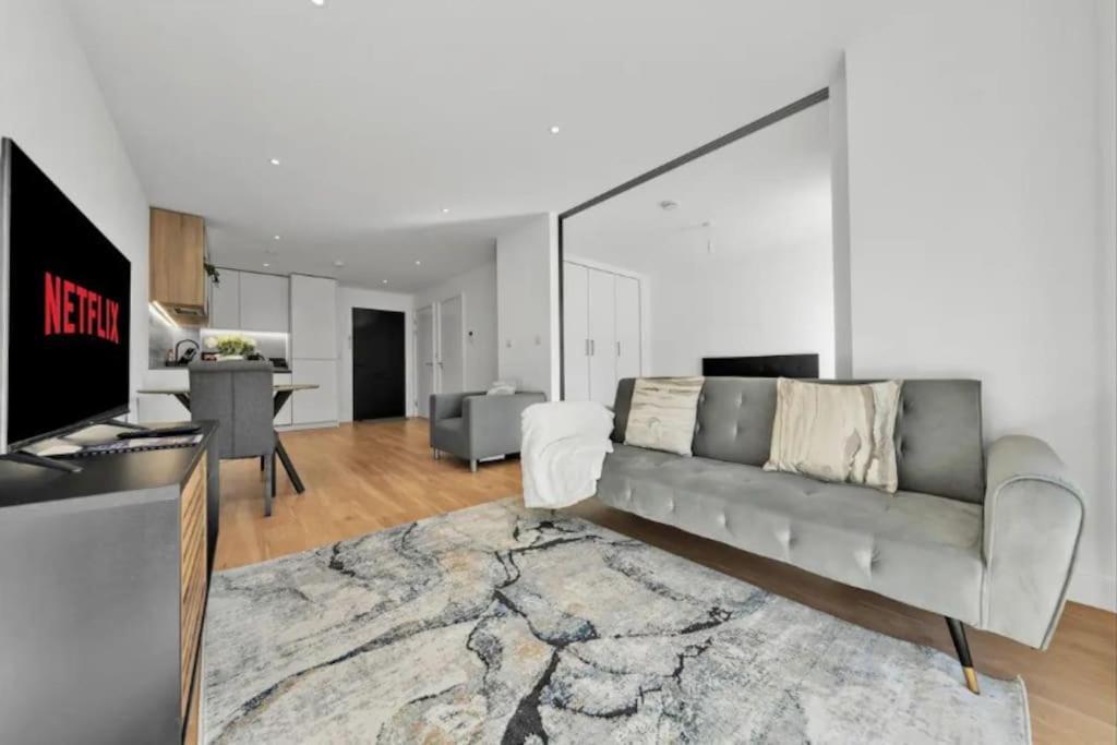 Appartamento Deluxe 1 Bed In Colindale Wembley With Freewifitv Londra Esterno foto